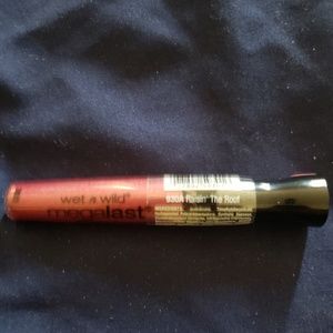 Wet n wild megalast lip color raisin the roof
